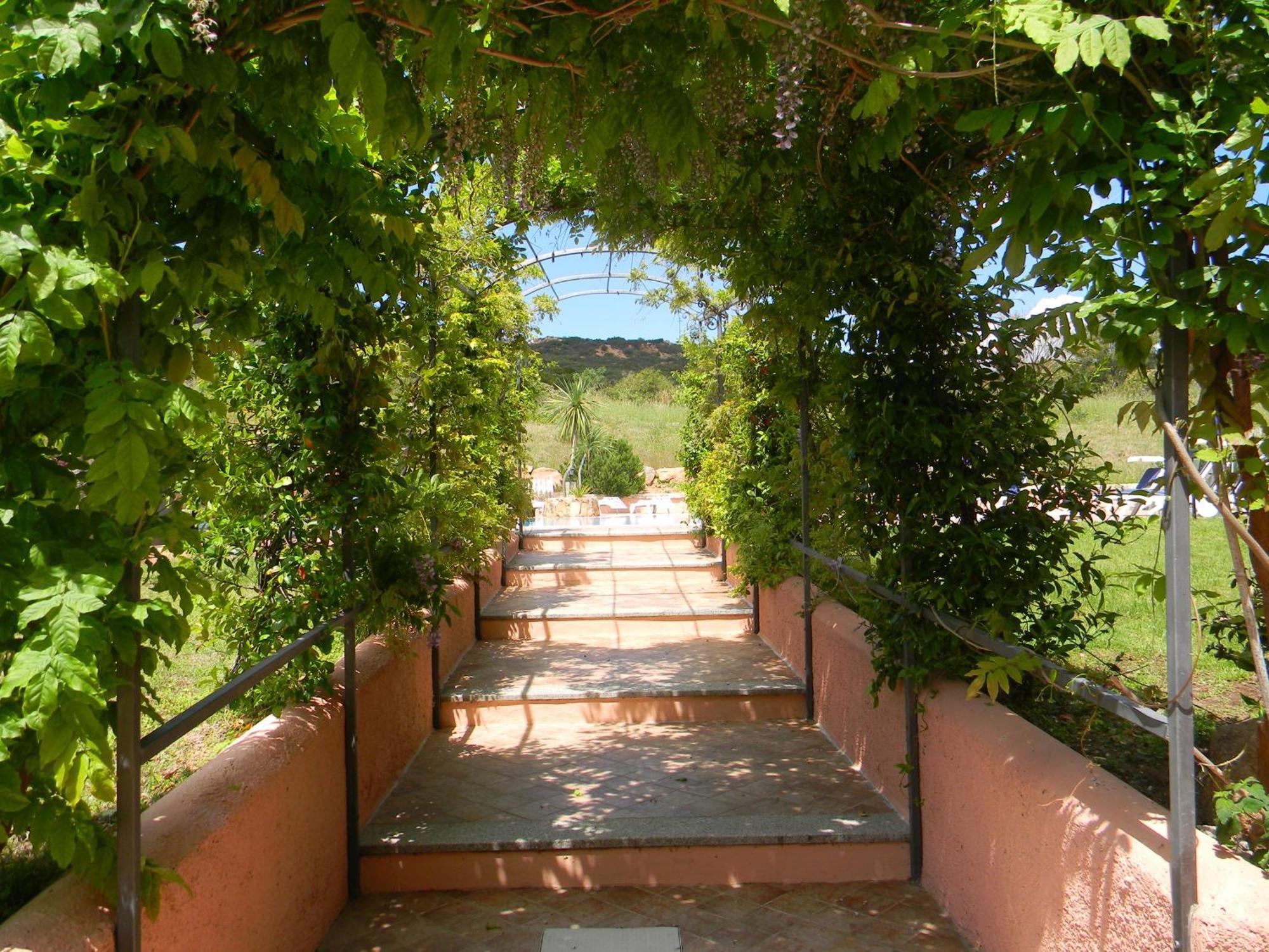 Relais Fenicottero Rosa Guest House Porto Taverna Exterior photo
