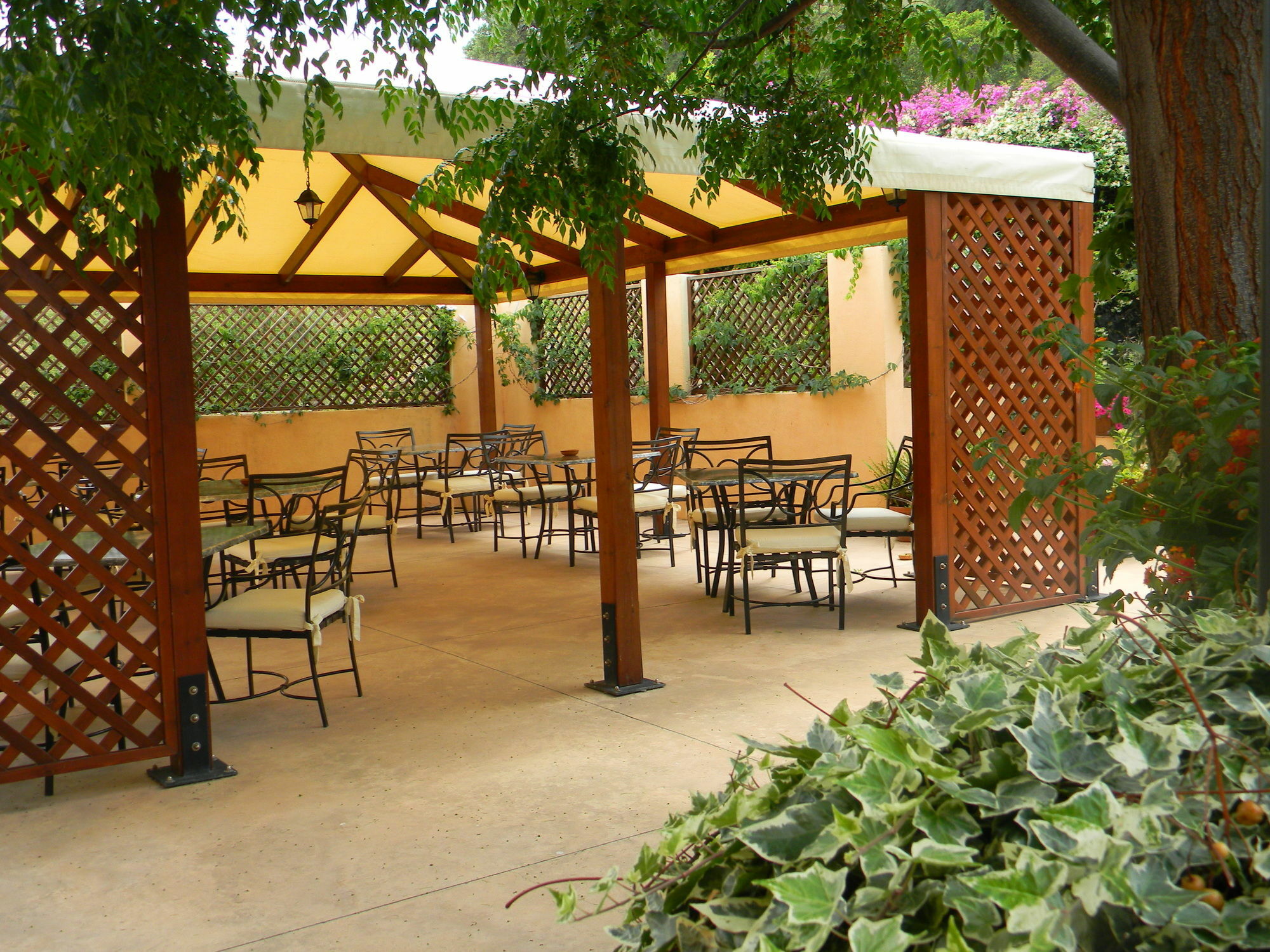 Relais Fenicottero Rosa Guest House Porto Taverna Exterior photo